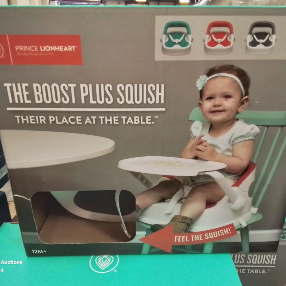LOT CONTAINING 3 BABY BOOSTER SEATS AND 24 HIGH TRANSPARENCY GLASSES