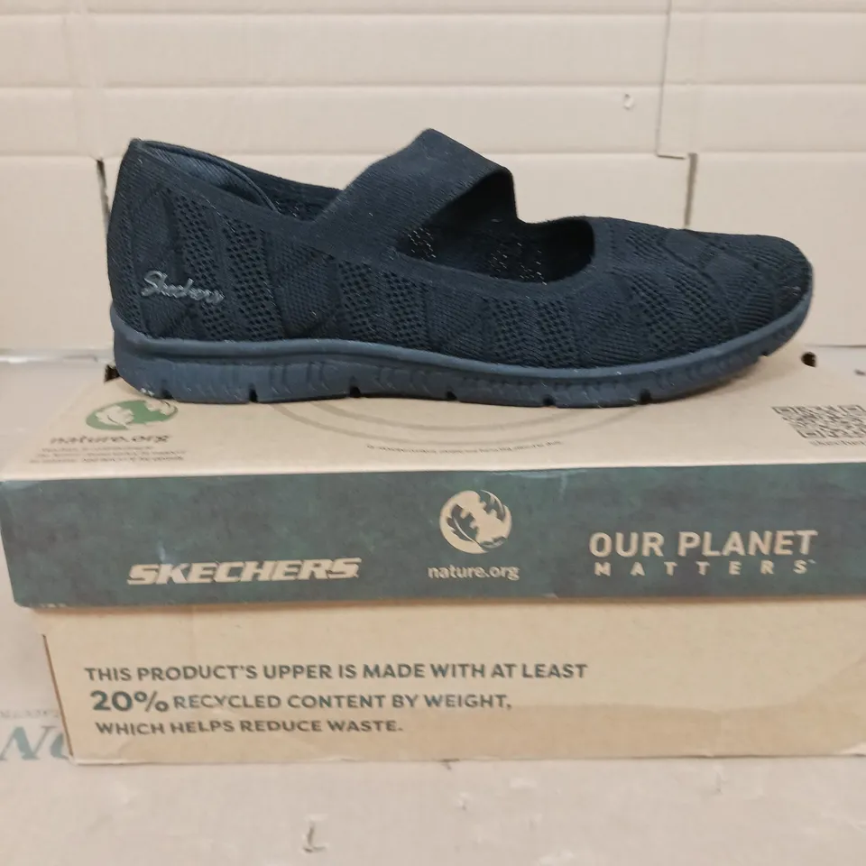 SKECHERS BE COOL SHOES BLACK SIZE 8