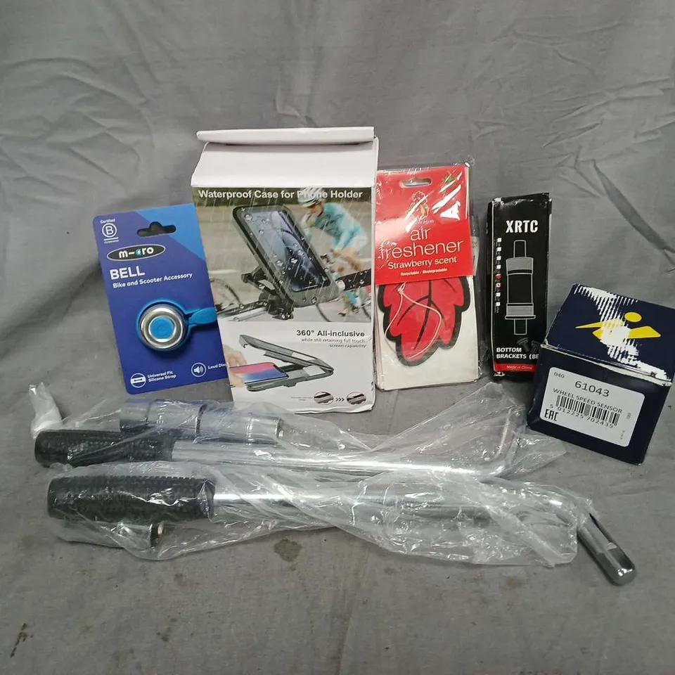 APPROXIMATELY 8 ASSORTED VEHICLE PARTS & ACCESORIES TO INCLUDE PHONE HOLDER, WHEEL SPEED SENSOR, BOTTOM BRACKETS, ETC