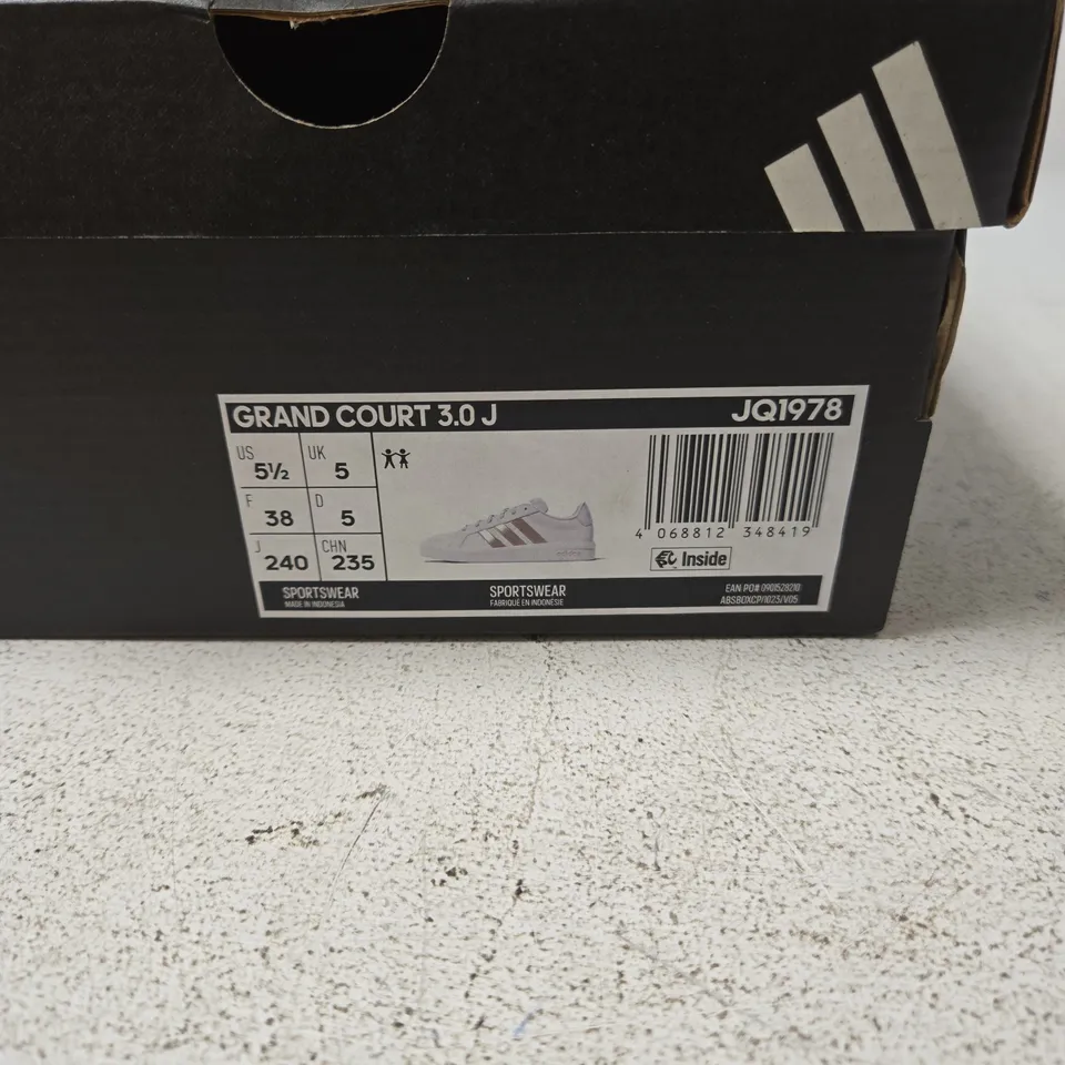 ADIDAS GRAND COURT 3.0 J WHITE TRAINERS – UK 5 (EU 38) - BOXED