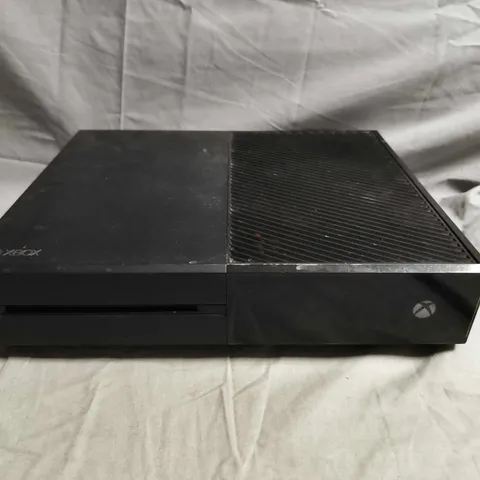 MICROSOFT XBOX ONE GAMES CONSOLE IN BLACK - MODEL 1540 (CONSOLE ONLY)
