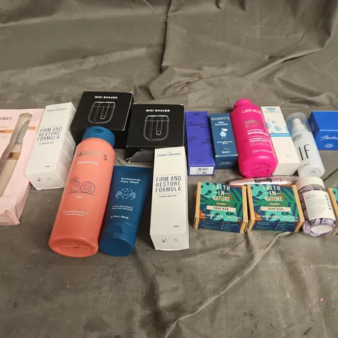 APPROXIMATELY 12 ASSORTED HEALTH & BEAUTY PRODUCTS TO INCLUDE HARRY FACE WASH, MINI SHAVERS, AND SOAP BARS ETC.