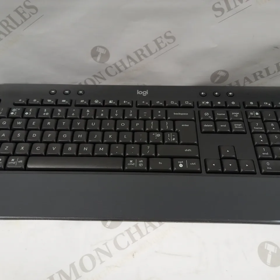 LOGITECH SIGNATURE K650 WIRELESS KEYBOARD WITH WRIST REST COMPATIBLE WITH MOST OS/PC/WINDOWS/MAC, QWERTY UK - GREY