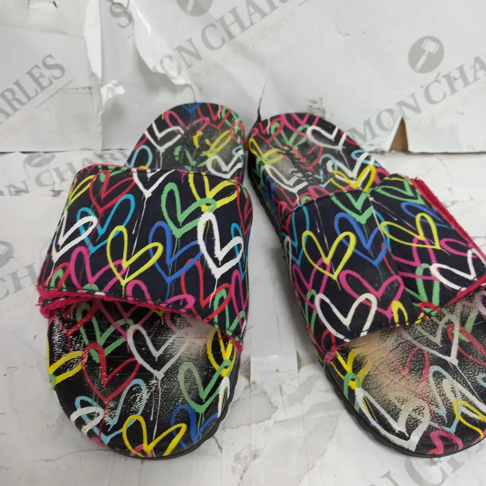 SKETCHERS POP UP SLIDERS - SIZE 3