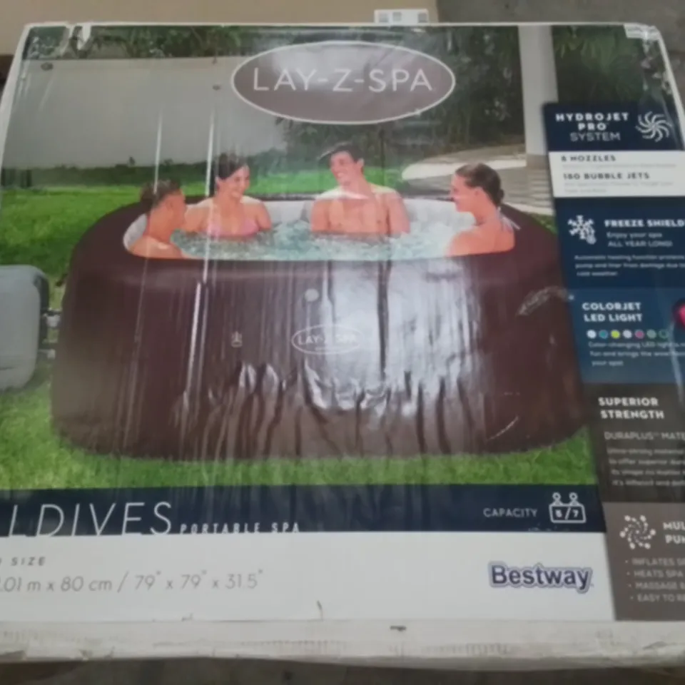 BOXED LAY-Z-SPA MALDIVES PORTABLE SPA