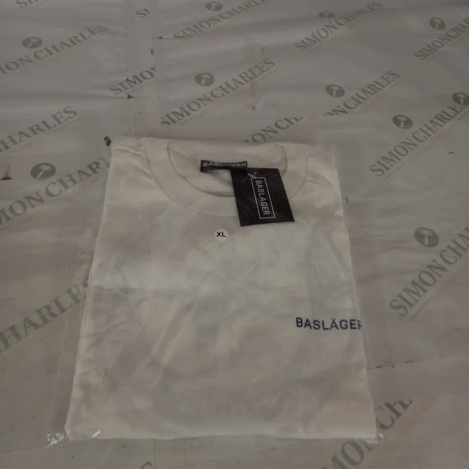 BASLAGER WHITE T-SHIRT SIZE XL 