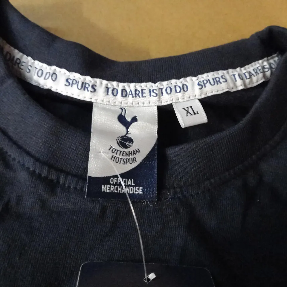 TOTTENHAM HOTSPURS TSHIRT - BLUE SIZE L