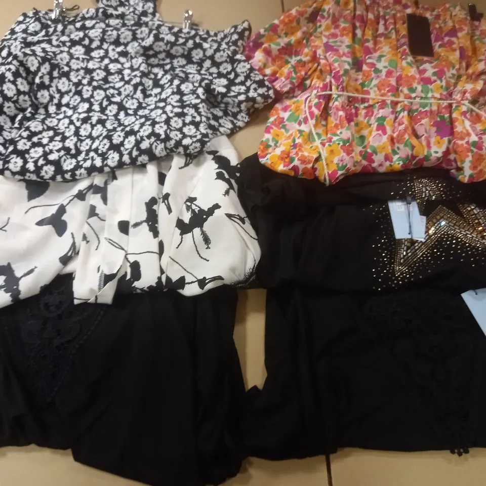 BOX OF APPROX 5 ASSORTED ITEMS OF BLUE VANILLA CLOTHING IN VARIOUS SIZES AND STYLES