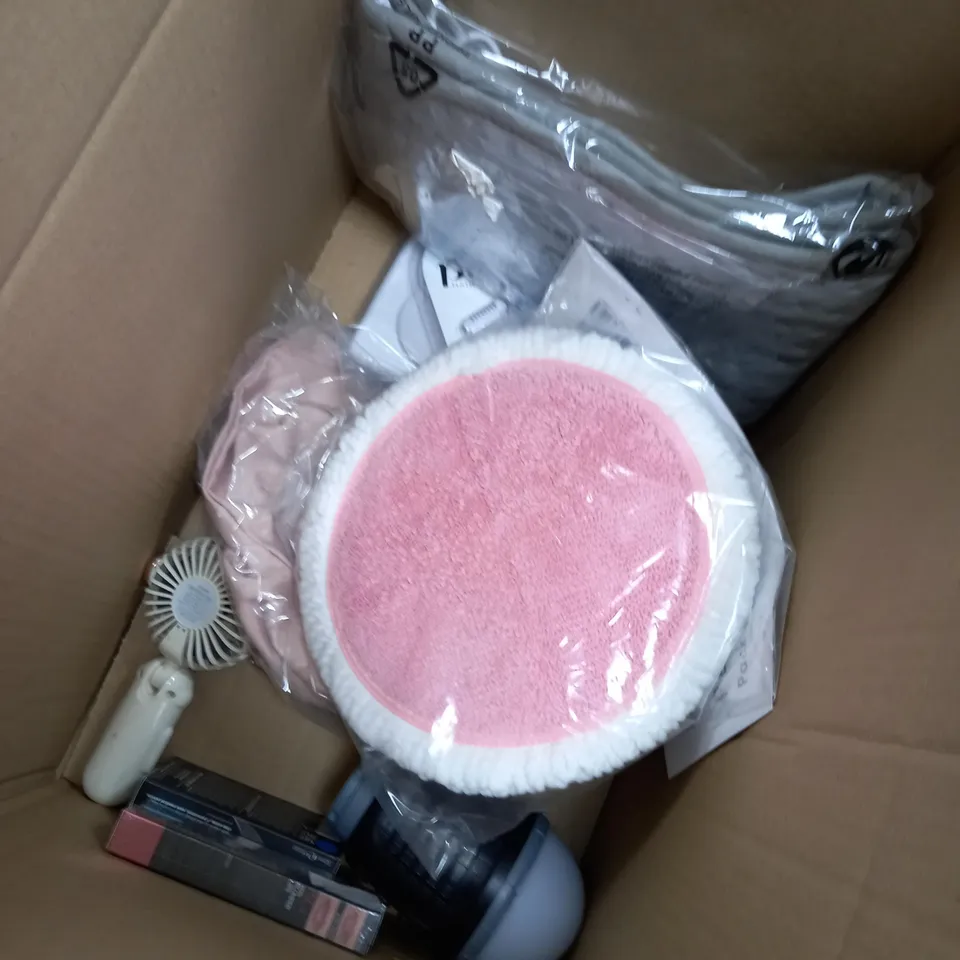 BOX OF APPROXIMATELY 10 ASSORTED ITEMS TO INCLUDE HEATED BLANKET, AM ENERGISER CREAM, HAND FAN 