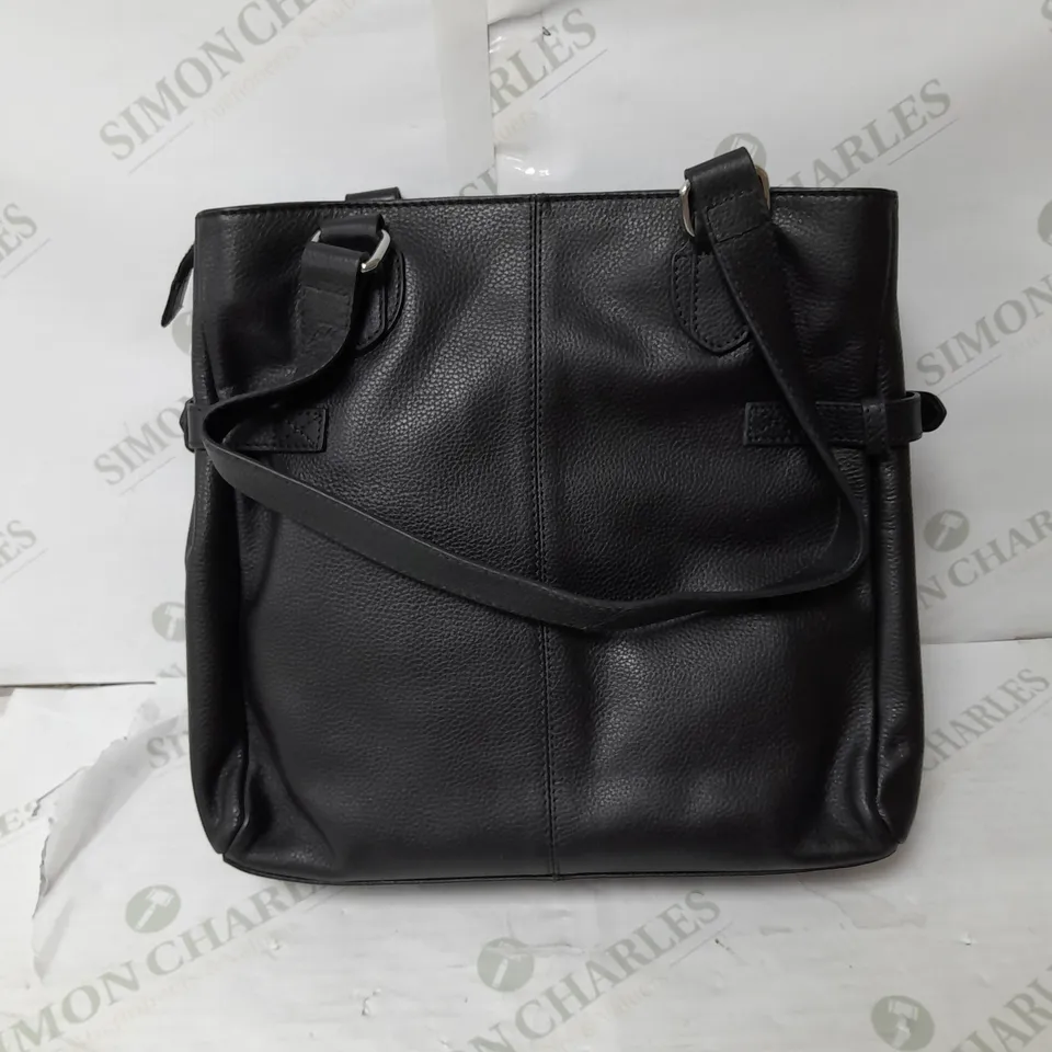 BRENDA EDWARDS LEATHER BACK IN BLACK WITH SILVER DETAILS