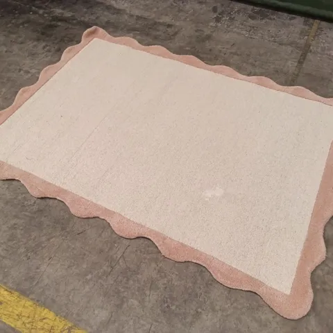 QUALITY DESIGNER AREA RUG - APPROXIMATELY 168CM X 118CM