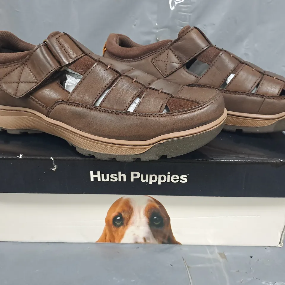 BOXED PAIR OF HUSH PUPPIES RUCKER FISHERMAN SHOES IN BROWN SIZE UK 6