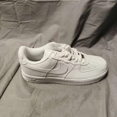 NIKE AIR FORCE 1 TRAINERS IN WHITE - 10