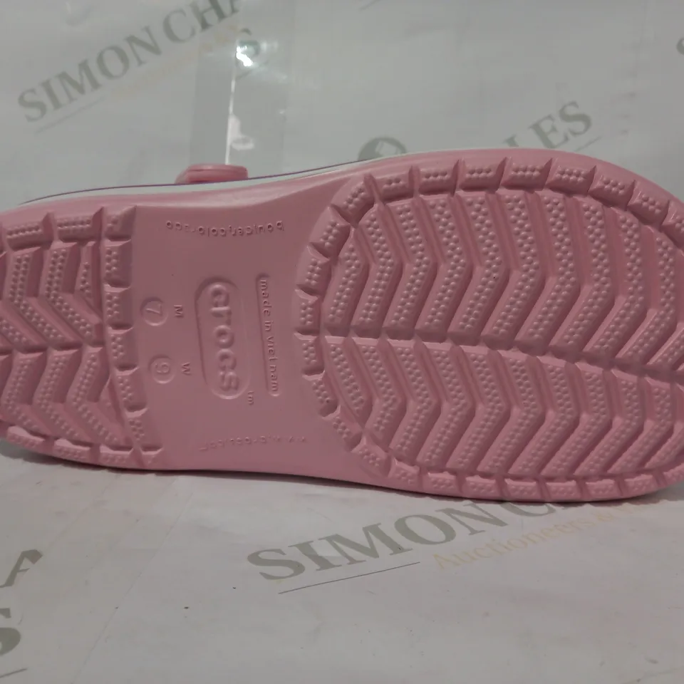 PAIR OF CROCS CLOGS IN PINK UK SIZE M6/W7