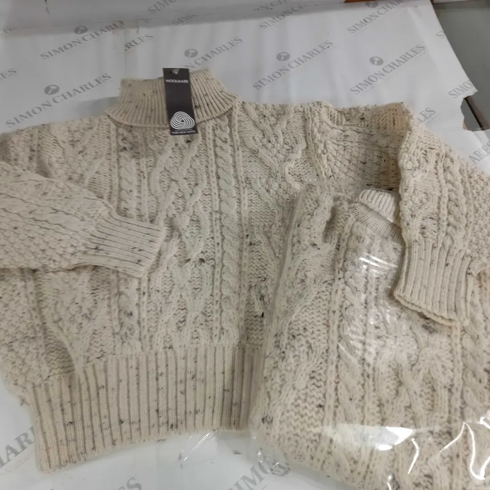 LOT OF 8 WOOLMARK PURE NEW WOOL JUMPERS IN ECRU - SIZE UNSPECIFIED