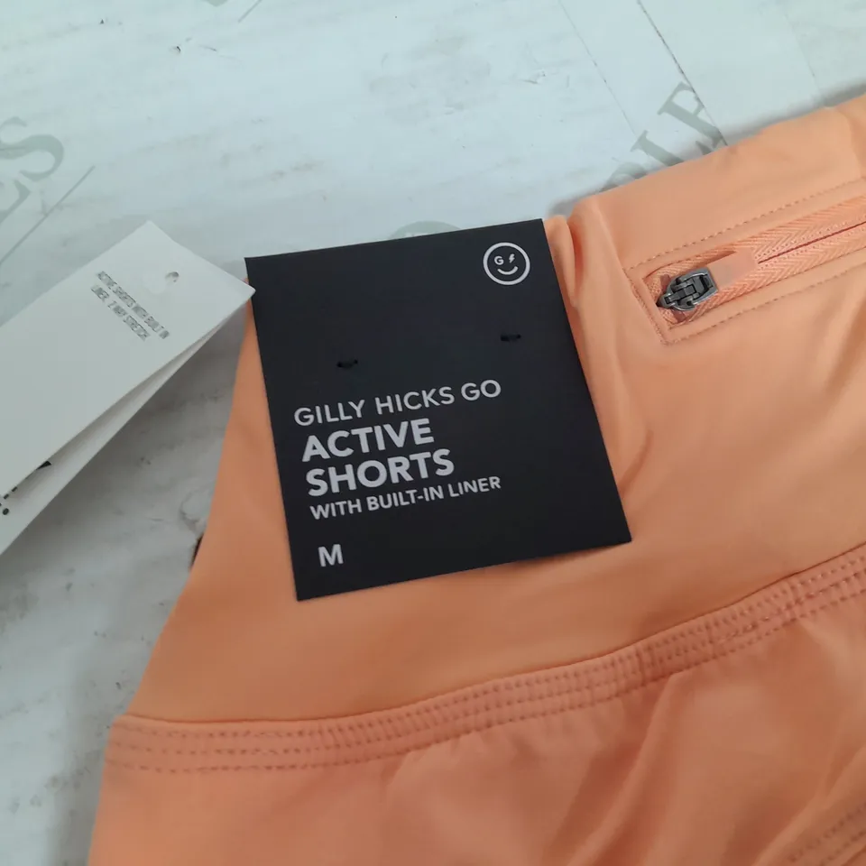 GILLY HICKS ACTIVE SHORTS IN PEACH - M