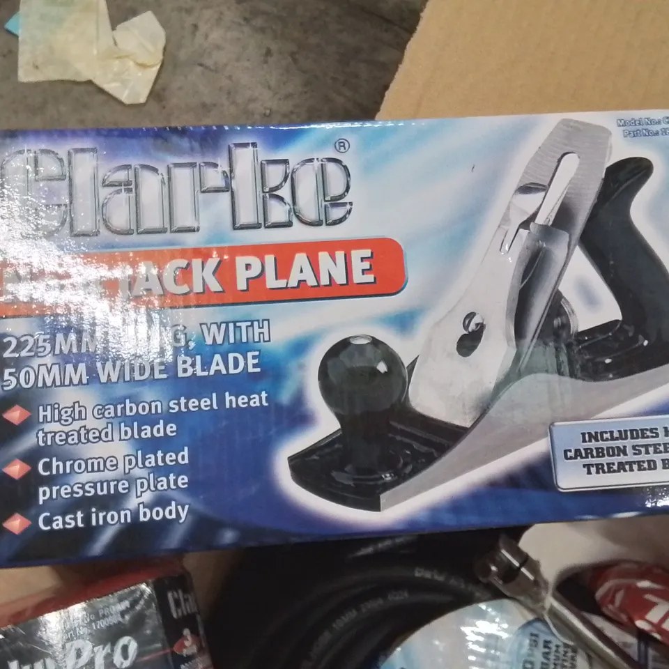 MIXED BOX OF TOOLS TO INCLUDE: NO.4 JACK PLANE, PROFESSIONAL RUBBER AIR HOSE, EXPENDABLE GARDEN HOSE, THREAD REPAIRING KIT ECT.
