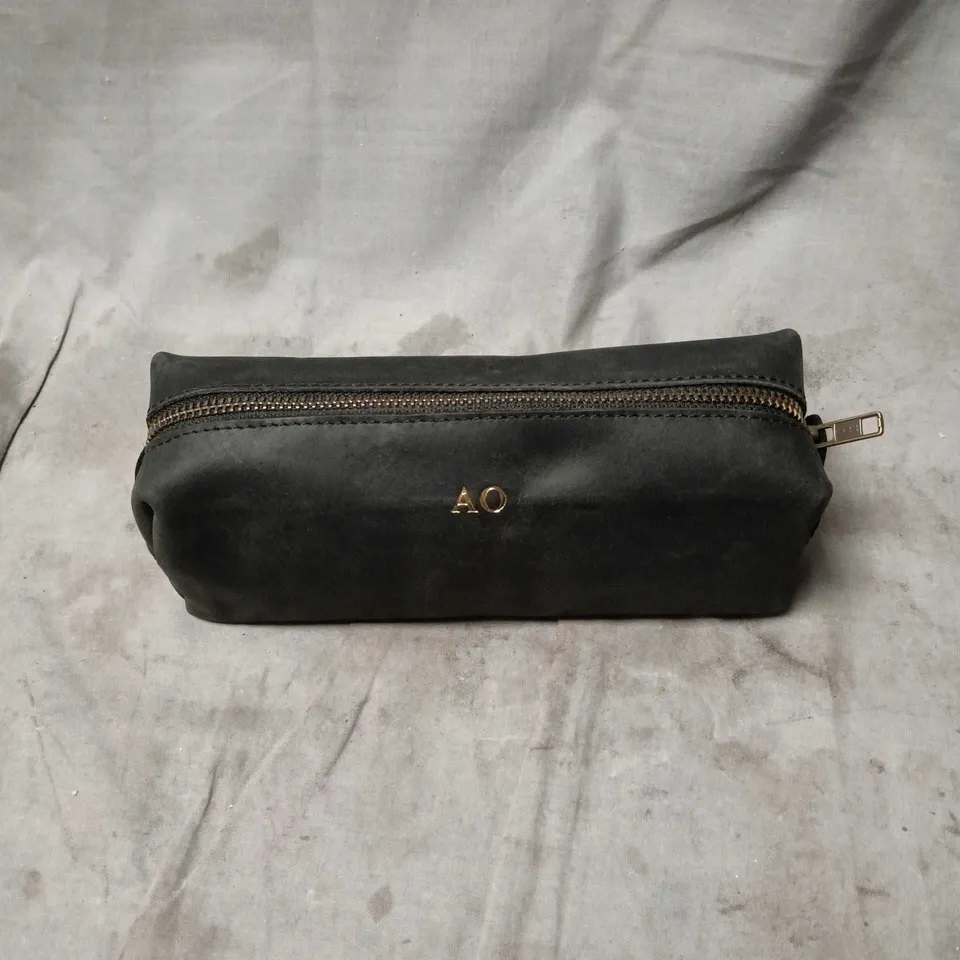 ANKER 165W CHARGER WITH BRAIDED LANYARD, LAPTOP POWER BANK IN CARRY CASE.