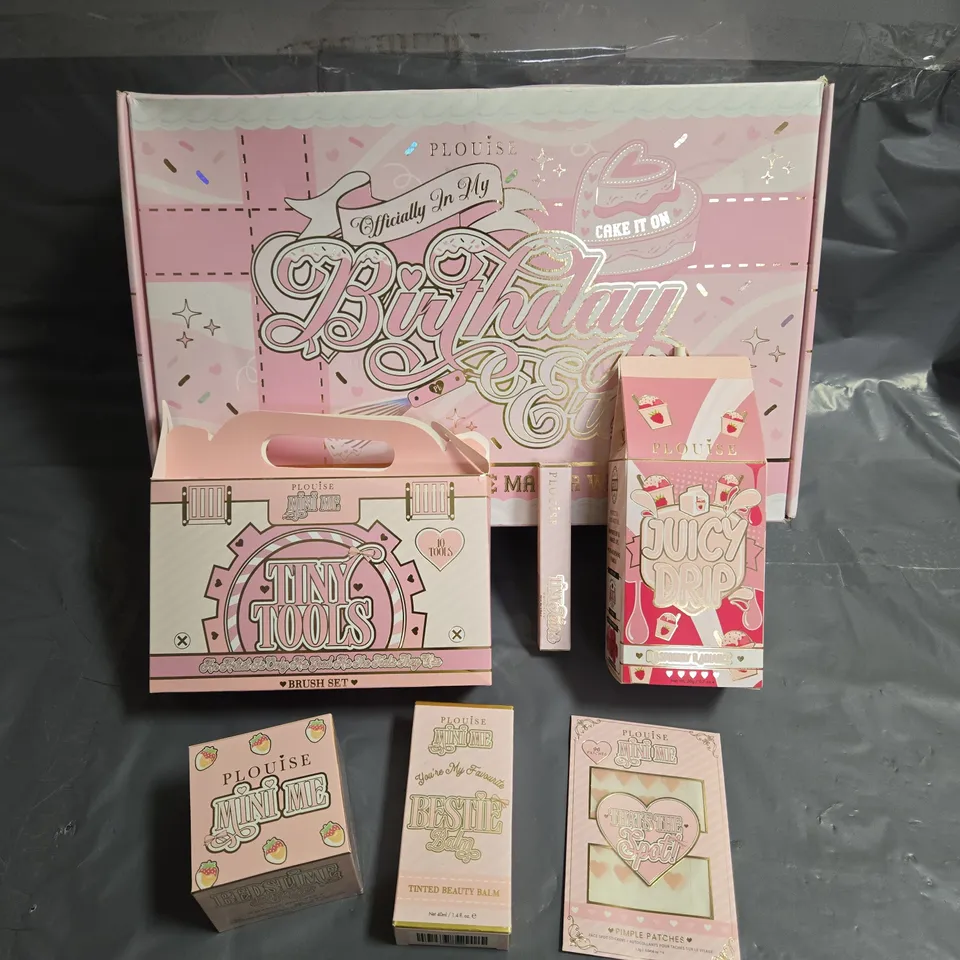 BOX OF 6 ASSORTED PLOUISE COSMETICS TO INCLUDE - TINY TOOLS BRUSH SET - MINI ME MAKEUP REMOVER - TINTED BEAUTY BALM IN SHADE 11 - ETC