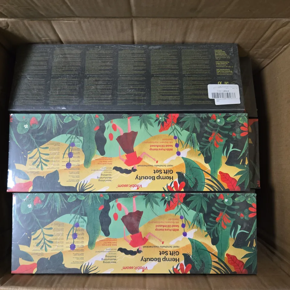30 BOXED AND SEALED VITABLOSSOM HEMP BEAUTY GIFT SET - COLLECTION ONLY