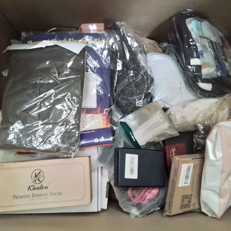 BOX CONTAINING LARGE AMOUNT OF MIXED FASHION ITEMS TO INCLUDE: LARGE AMOUNT OF SILVER PLATE AND COSTUME JEWELLERY, CLOTHING ITEMS ETC.	