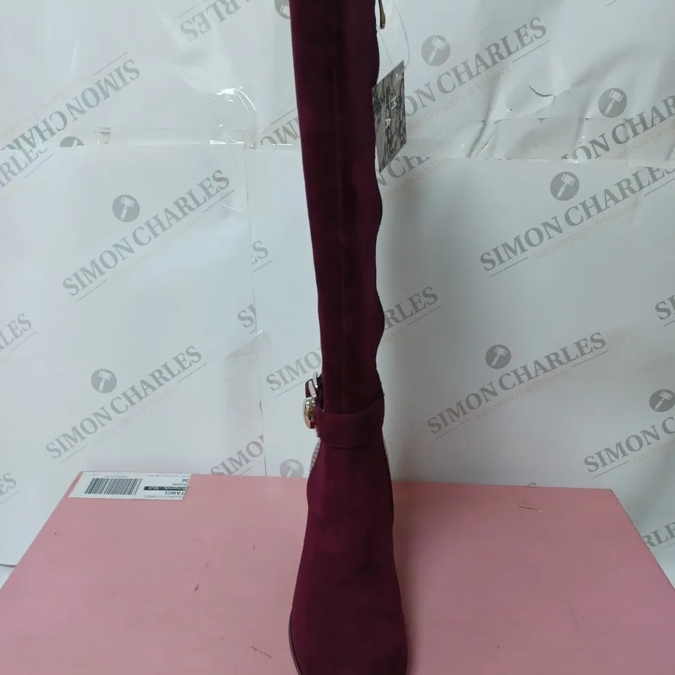 BOXED PAIR OF MODA IN PELLE TANCI KNEE HIGH BOOTS BURGUNDY SUEDE/SNAKE SIZE 3