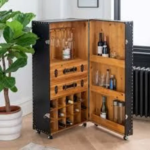 BRAND NEW HOMESDIRECT365 FREE STANDING BROWN TRUNK DRINKS CABINET