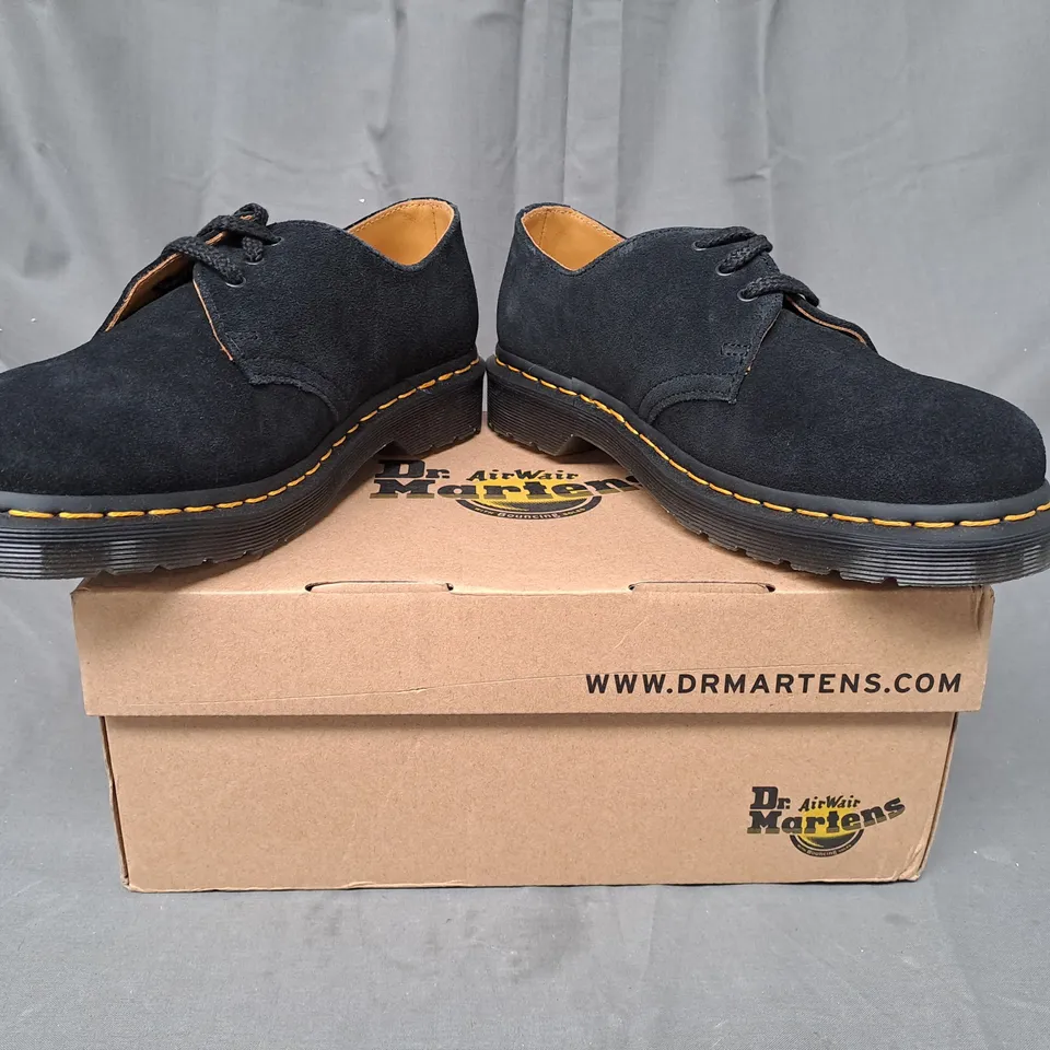 BOXED PAIR OF DR MARTENS SUEDE SHOES IN BLACK UK SIZE 6.5