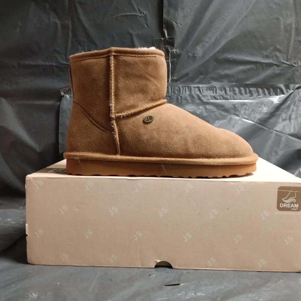 BOXED PAIR OF JUST SHEEPSKIN SHOES IN TAN SIZE UNSPECIFIED