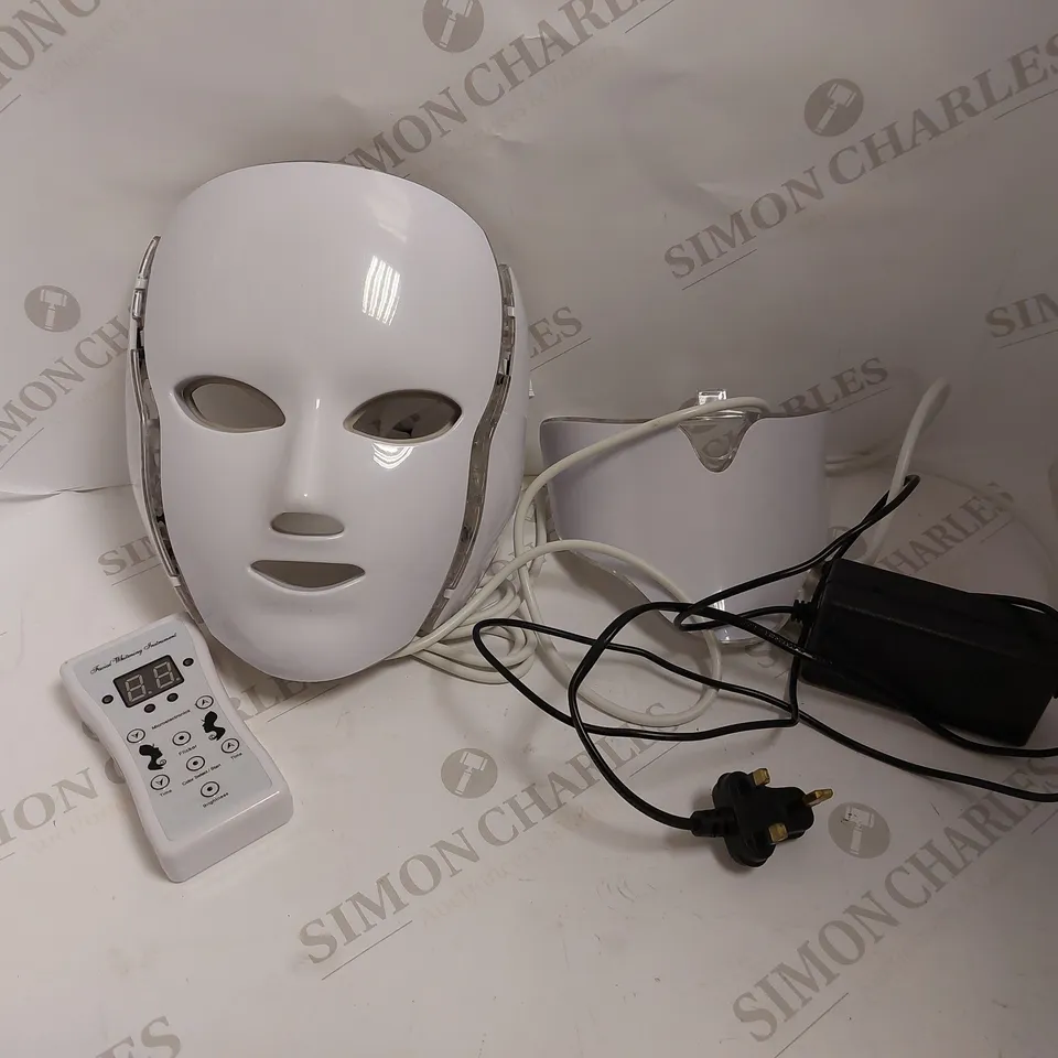 BOXED LED FACE MASK