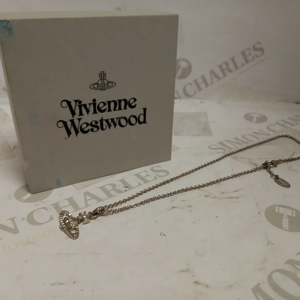 VIVIENNE WESTWOOD-STYLE NECKLACE
