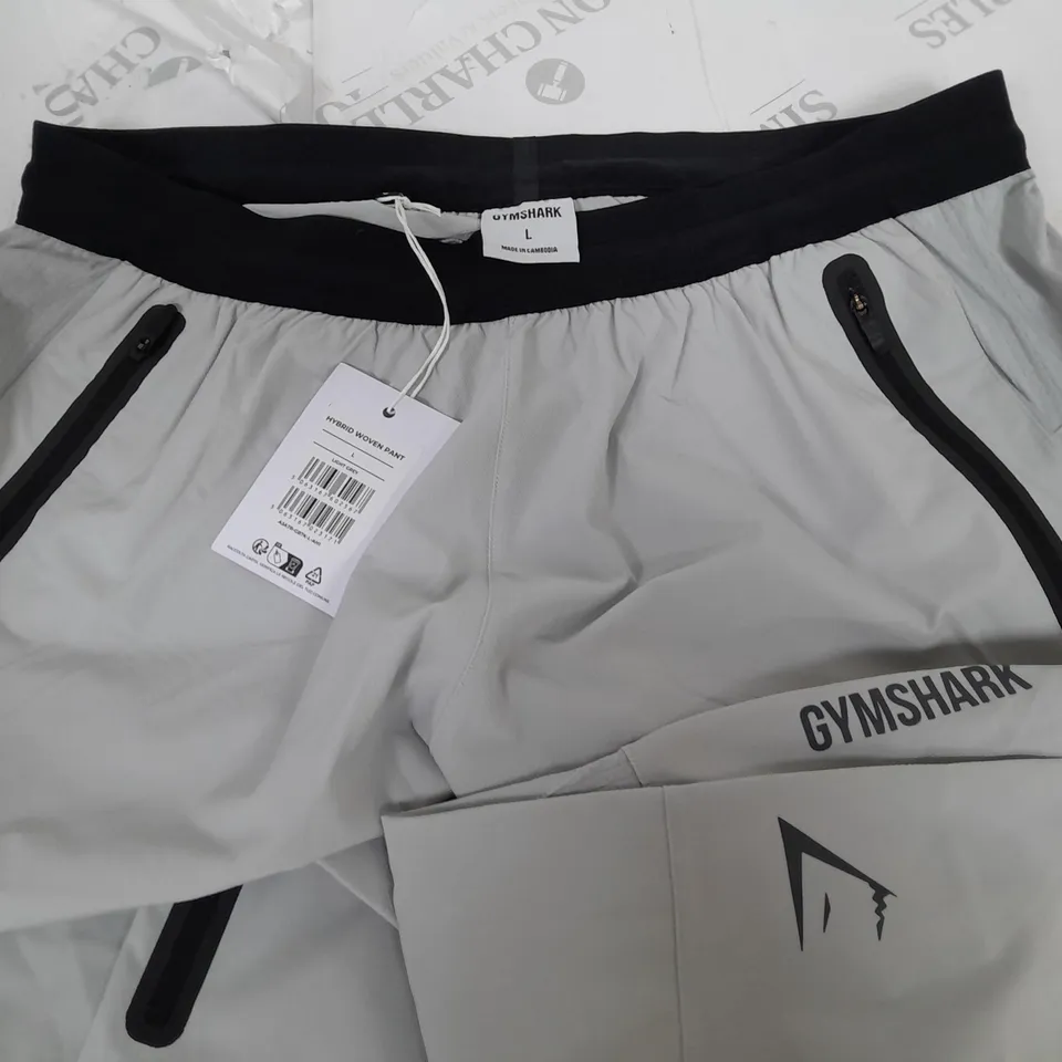 GYMSHARK HYBRID WOVEN PANTS IN LIGHT GREY - L