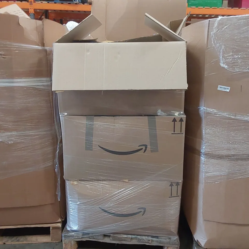 PALLET CONTAINING A LARGE QUANTITY OF ASSORTED CABLES INCLUDING: USB TYPE C CABLES, HDMI CABLES, ETHERNET CABLES ECT