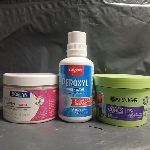 APPROXIMATELY 18 ASSORTED COSMETIC ITEMS TO INCLUDE GARNIER, COLGATE, ETC - COLLECTION ONLY