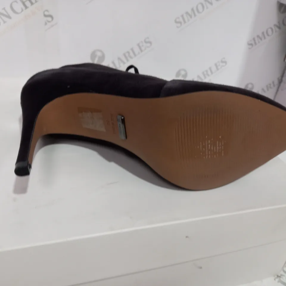 BOXED REISS SUEDE CHOCOLATE BOOT HEELS - SIZE 5