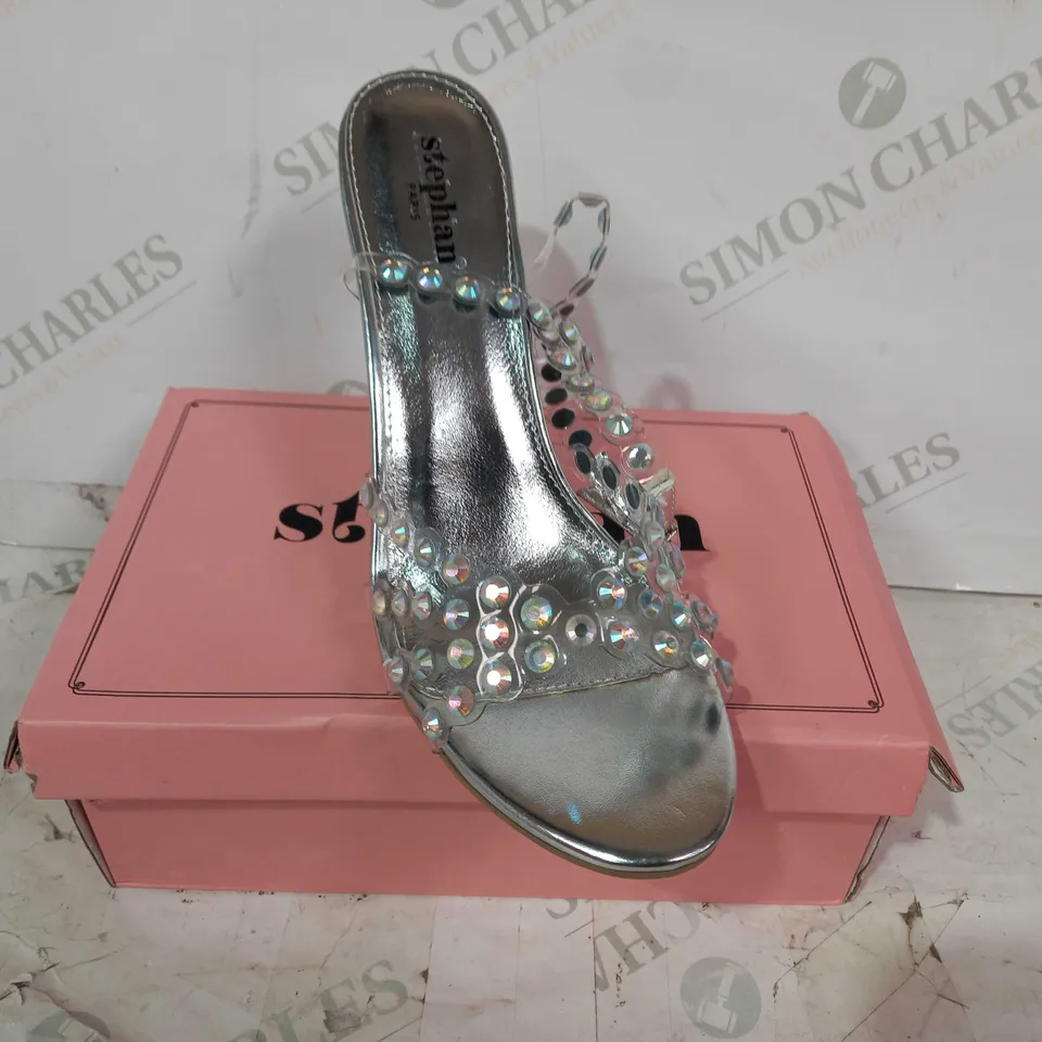 BOXED PAIR OF STEPHAN PARIS RHINESTONE CLEAR STRAP HEELS IN SILVER COLOUR EU SIZE 41