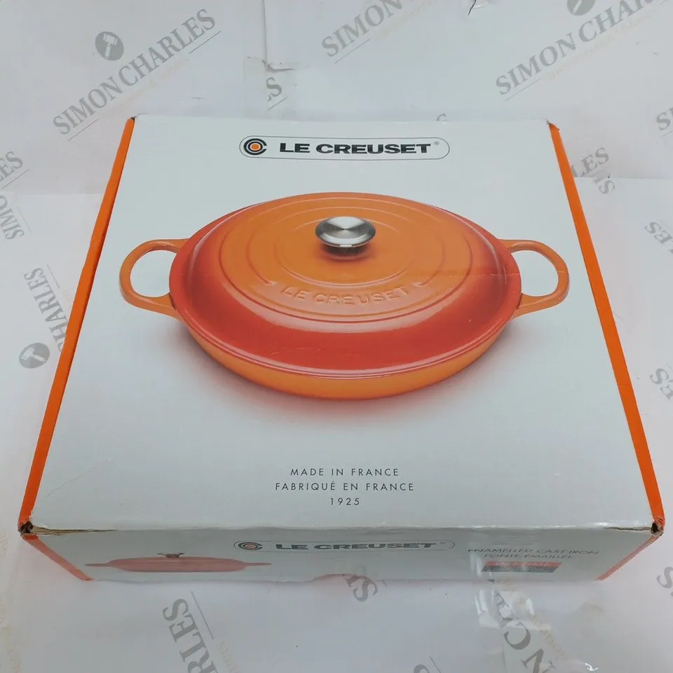 BOXED LE CREUSET ENAMELLED CAST IRON SIGNATURE CASSEROLE DISH 3.5L ORANGE/RED