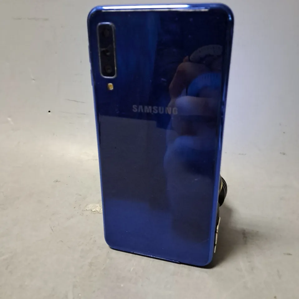 SAMSUNG GALAXY A7