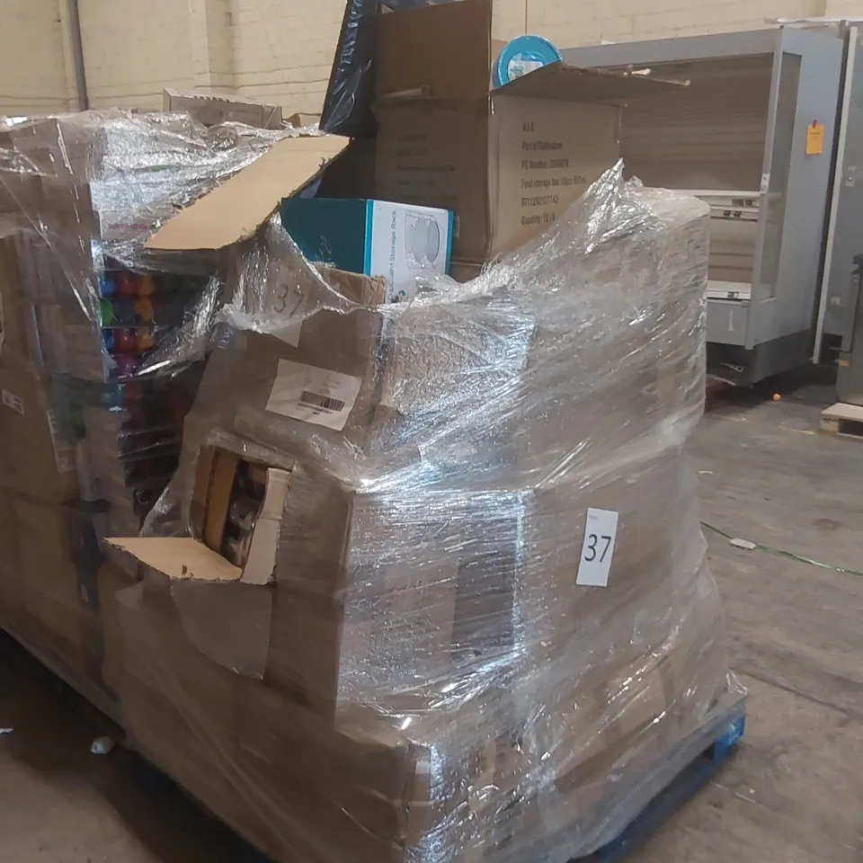 PALLET TO CONTAINING A VERY LARGE QUANTITY OF ASSORTED ITEMS INCLUDING: BLACKSPUR DOOR LOCKS, KITCHEN CUPBOARD STORAGE RACKS, KITTEN LAP TRAYS, FOOD STORAGE CONTAINERS ECT