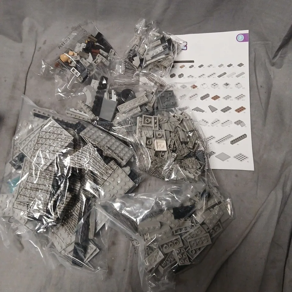 WILKO BLOX 5-IN-1 AIRCRAFT BUILDING BRICK SET WITH PILOT FIGURE