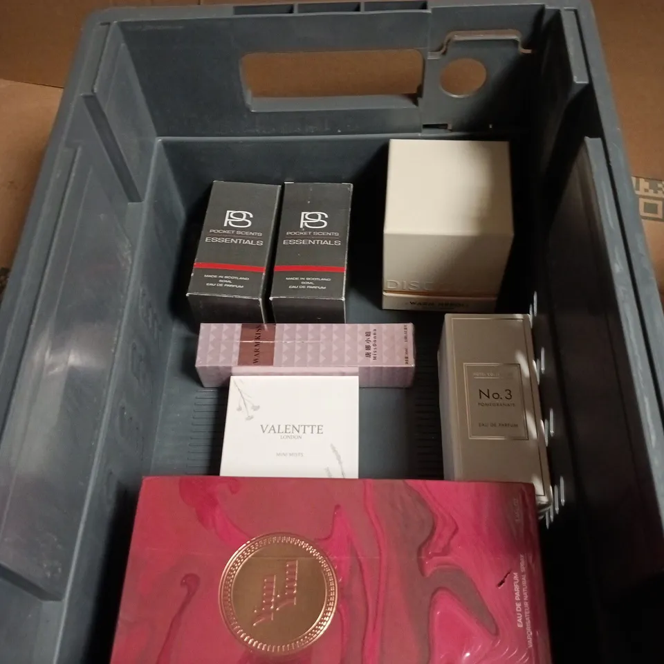 APPROXIMATELY 7 BOTTLES OF ASSORTED PERFUMES INCLUDING HOTEL COLLECTION NO3 AND POCKET SCENTS 