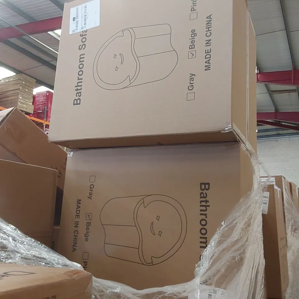PALLET CONTAINING A LARGE QUANTITY OF BATHROOM SOFAS, MULTIFUNCTIONAL SUPPORT PILLOWS ECT
