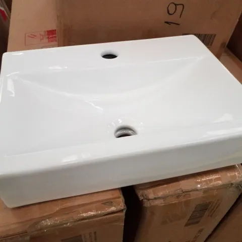 BOXED WHITE RECTANGULAR CERAMIC BASIN
