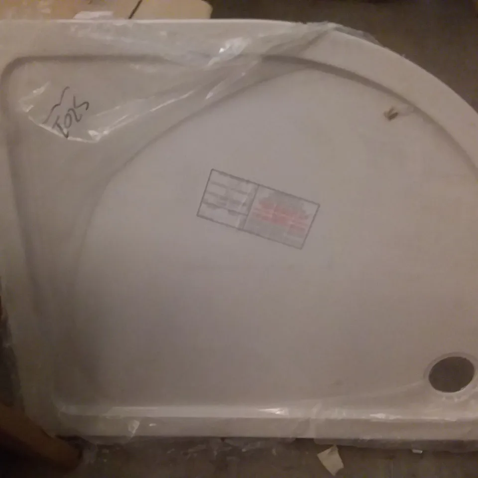 CURVED EDGE SHOWER TRAY