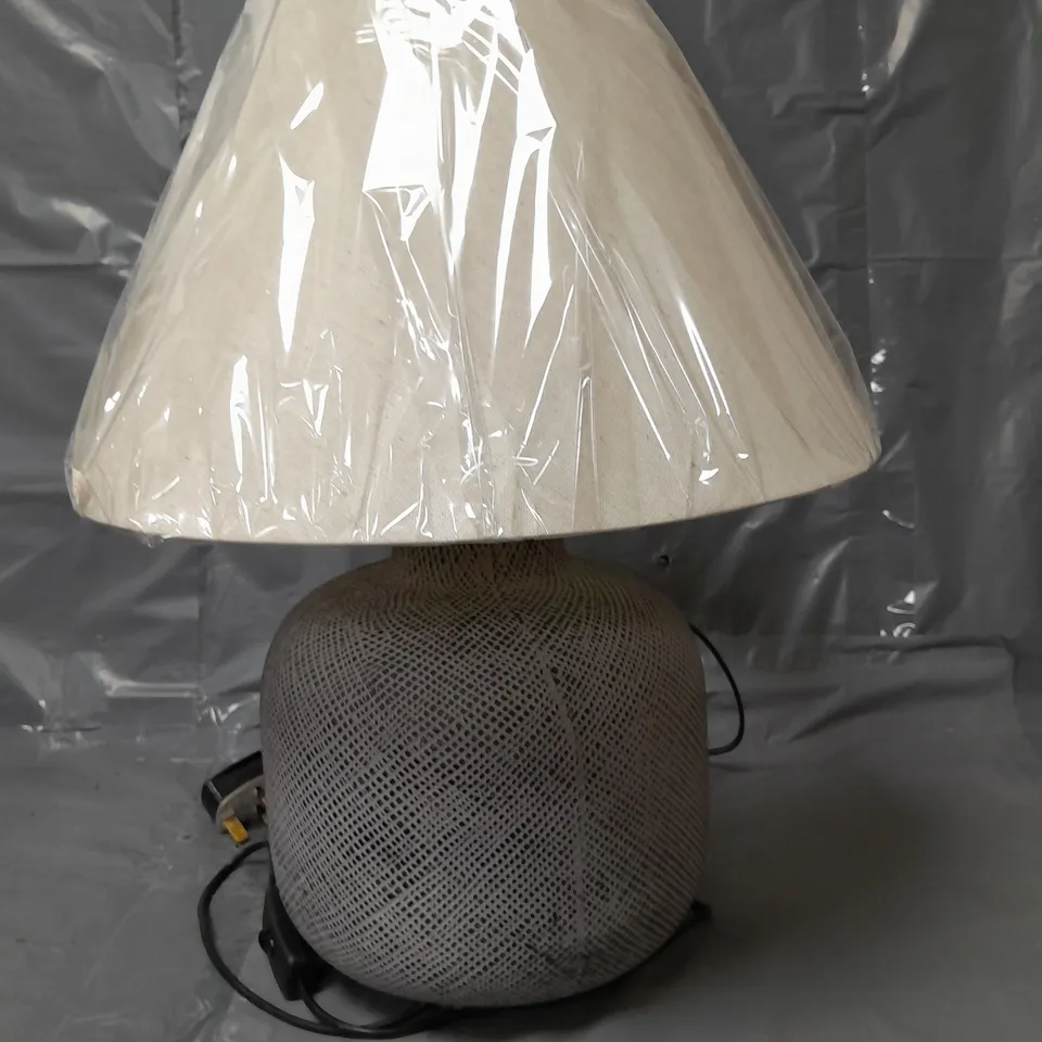 CROSS HATCH CERAMIC TABLE LAMP RRP £70