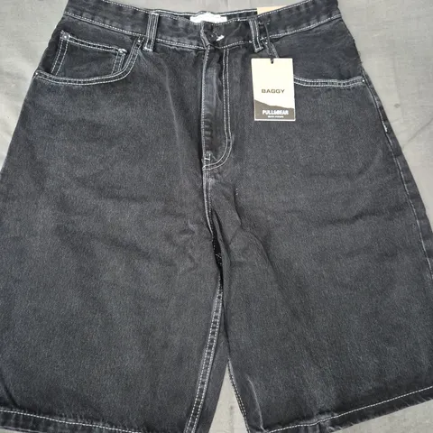 PULL & BEAR BAGGY DENIM SHORTS IN BLACK SIZE UK 32