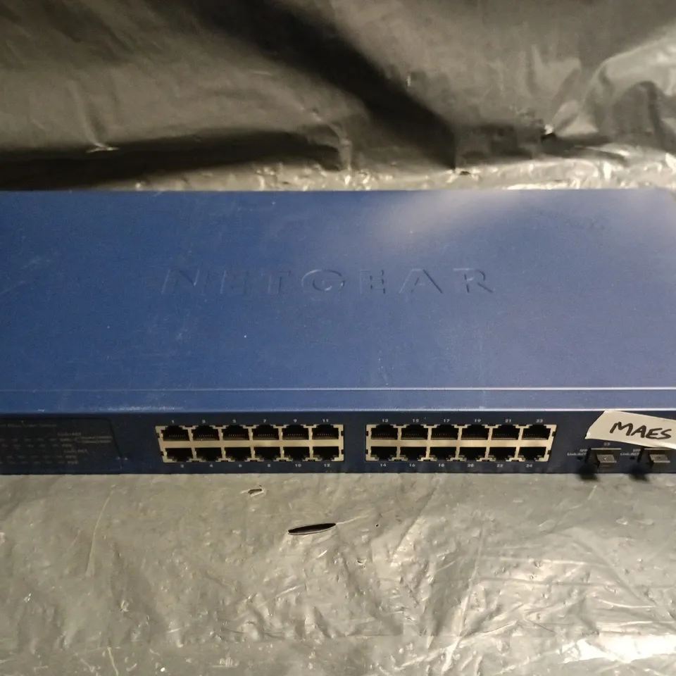 NETGEAR PROSAFE 24-PORT GIGABIT SMART SWITCH GS724TV4