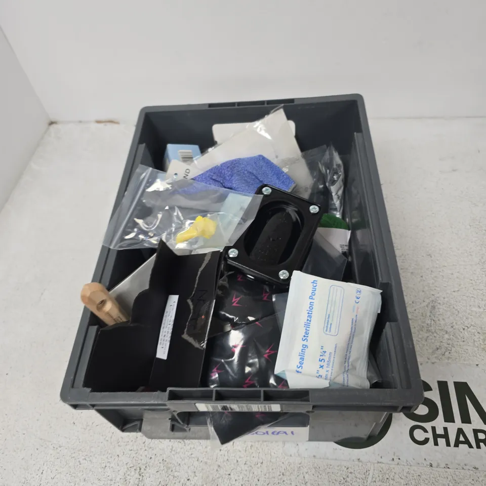 TOTE OF APPROXIMATELY 14 ASSORTED ITEMS TO INCLUDE: GAS TORCH HEAD
