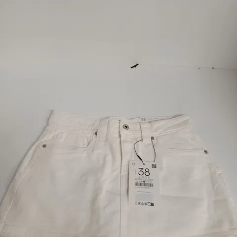STRADIVARIUS WHITE MINI SKORT – UK 10 (EU 38)