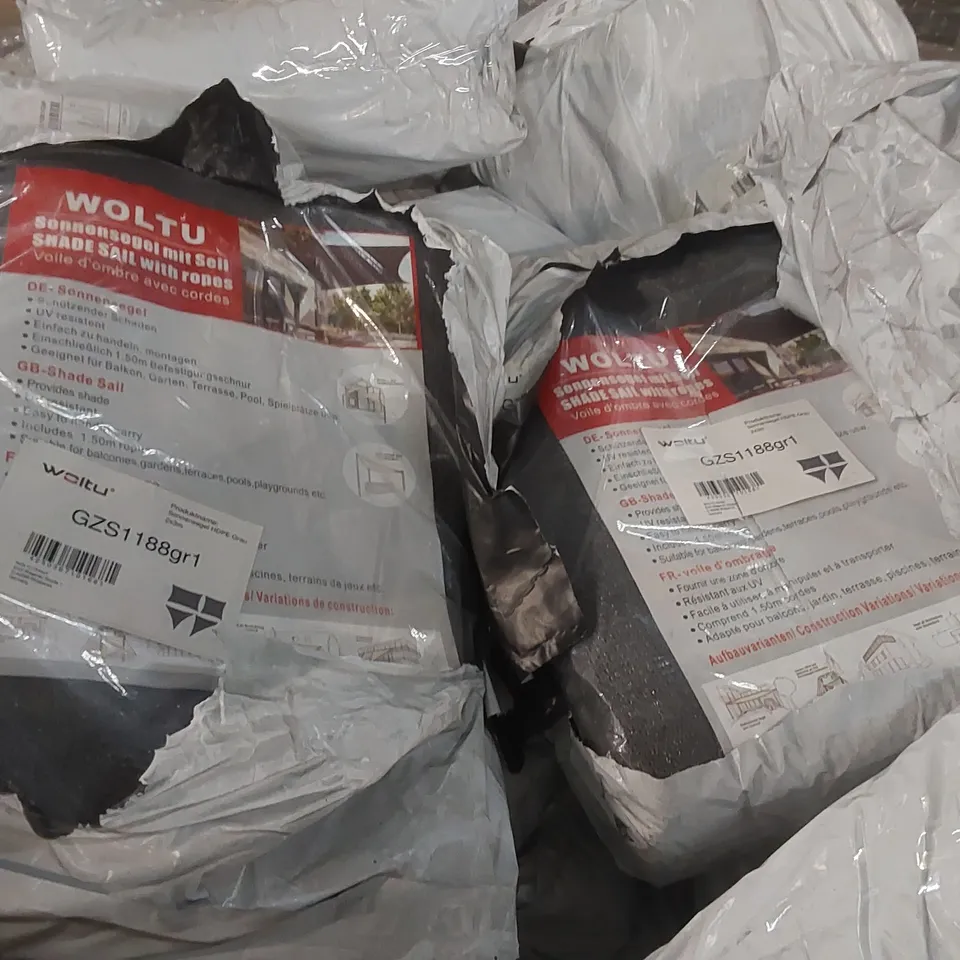 PALLET CONTAINING A VERY LARGE QUANTITY OF SHADE SAILS